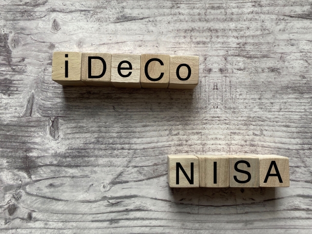 iDeCoとNISA